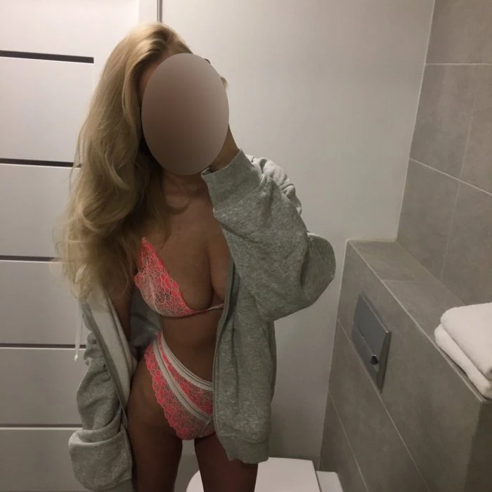 Julia — 2 / 3