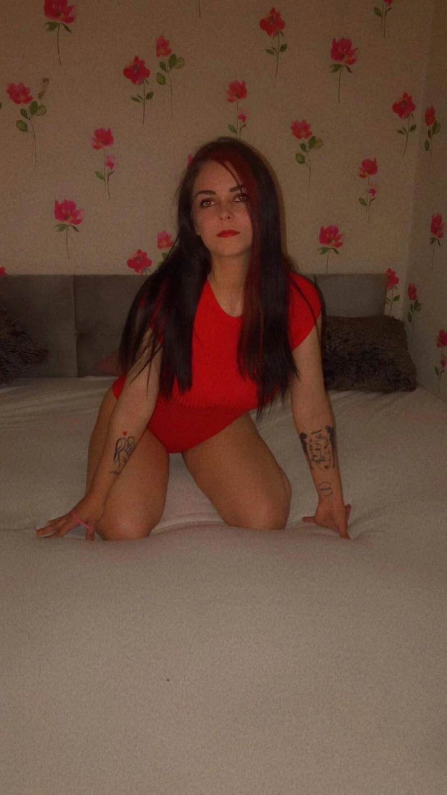 Ariana 19 Hot Top — 4 / 6