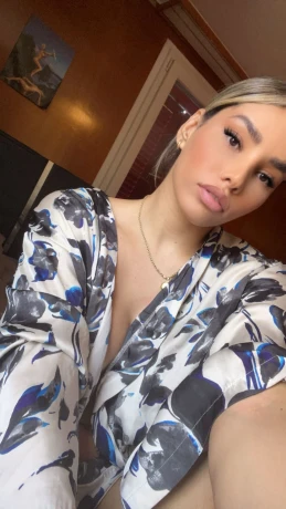 Paola Lopez — 26 / 29