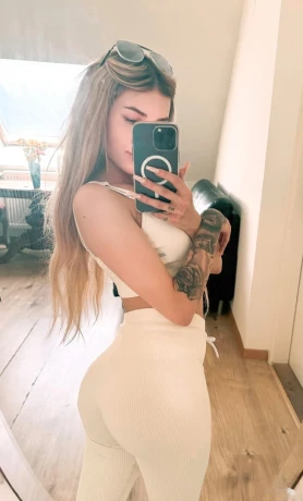 Versaute Teeny Schlampe Auch — 2 / 5