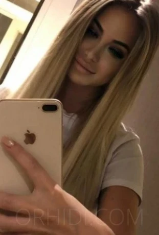 Mia — 2 / 3