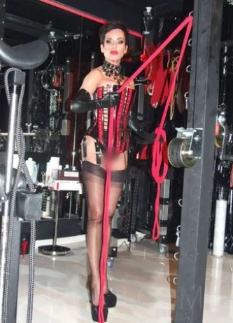 Lady Isabel — 6 / 25