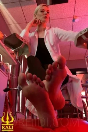 CONTESSA KALI — 10 / 18