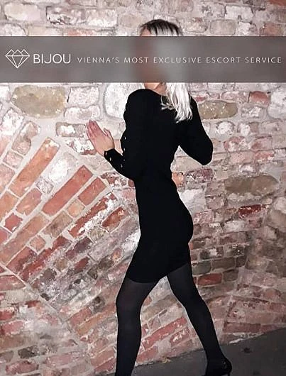 Giulia — 2 / 5