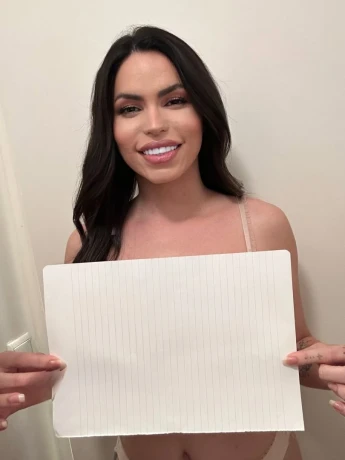 Livia Guevara — 3 / 12