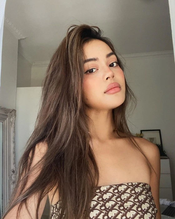 Olivia — 2 / 4