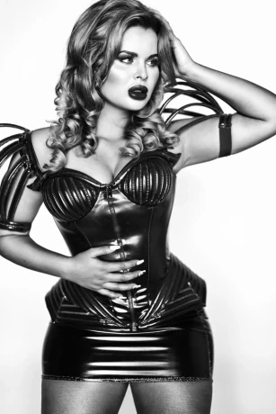 Domina Lady Lucia Lucifa — 9 / 12