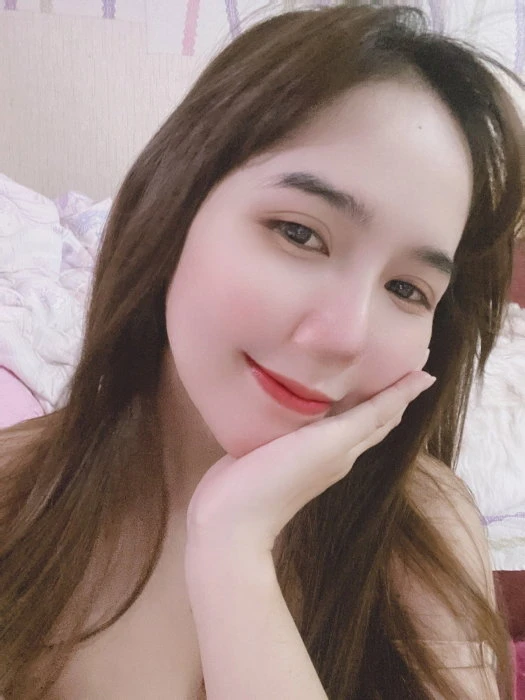Minnie — 2 / 8