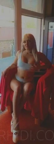 Kira - Kleine Herbertstr. — 2 / 5