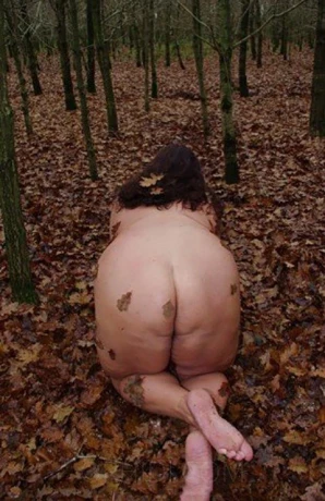 Lara - Vollweib mit Naturbusen 105 G — 2 / 4