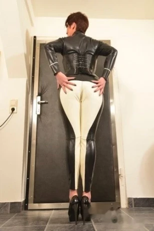 Freifrau Von Ei — 2 / 6