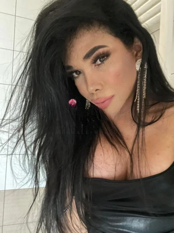 Luara Casadevall — 2 / 6