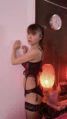 Skinny Ella — 1 / 5