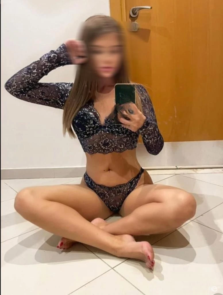 French Kiss Queen Analsex Top Service — 2 / 3