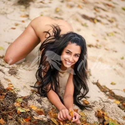 Sexy Selena *Anfängerin frische 18*, Escort, Altenholz