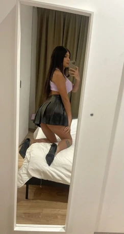 Andrea Hot — 1 / 11