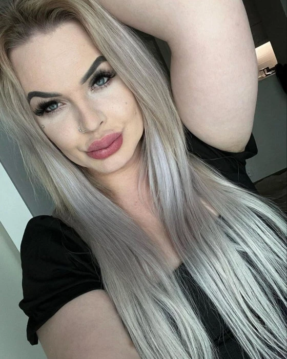 Victoria Fin — 3 / 6
