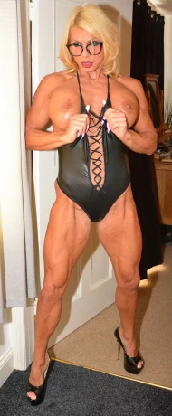 musclemilf — 17 / 18