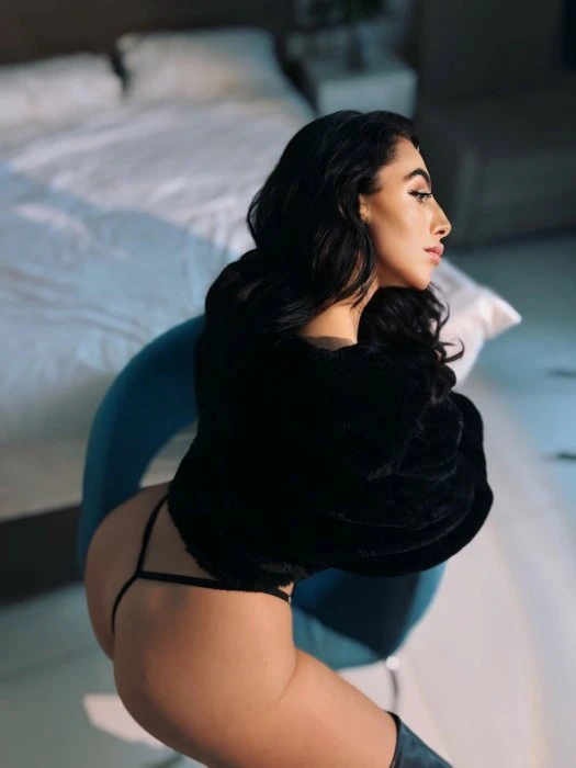 Liz — 3 / 10