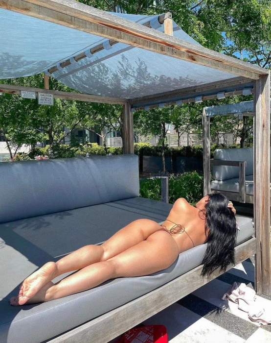 Lana — 2 / 6