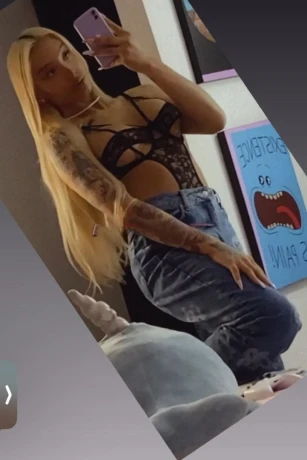 Violet Navarro — 8 / 12