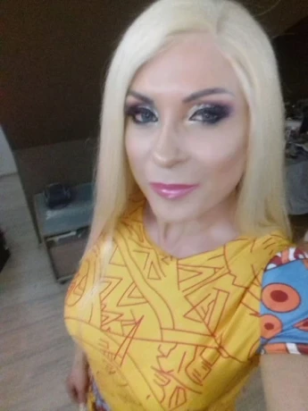 Neu Trans Queen Beyonce — 4 / 15