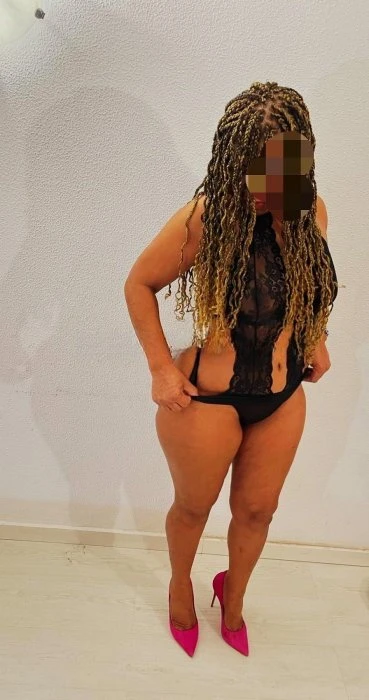 Dyana Dias — 3 / 8