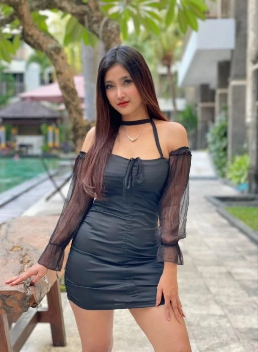 Alena — 5 / 9