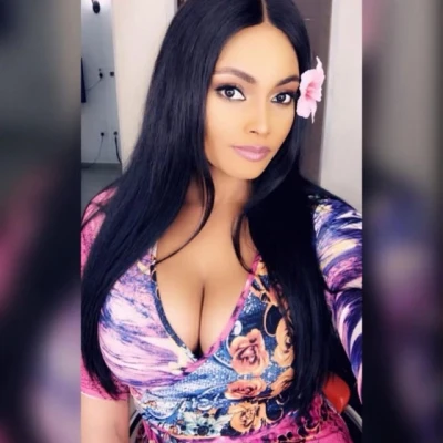 Favy Berry, Escort, Sohar