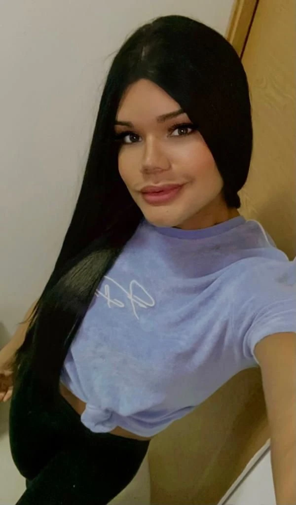 Ivana — 8 / 12