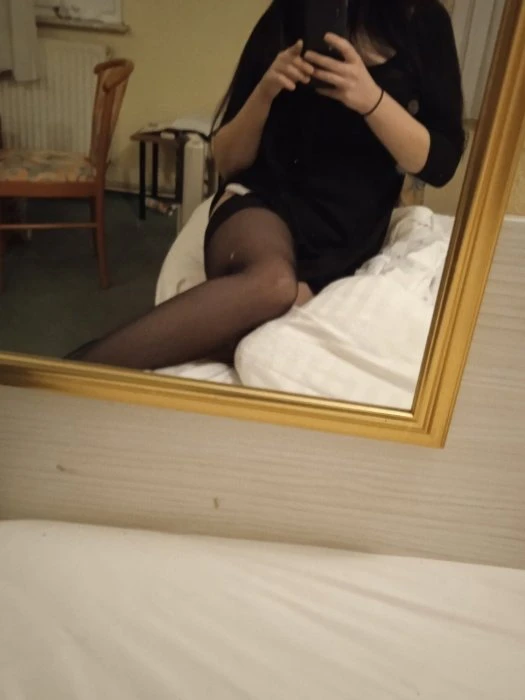 Ema — 3 / 4