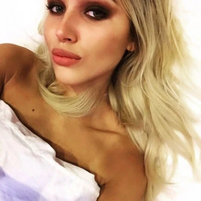 Eliska, Escort, Paris