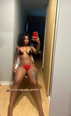 Ebony Charlotte Party — 5 / 8