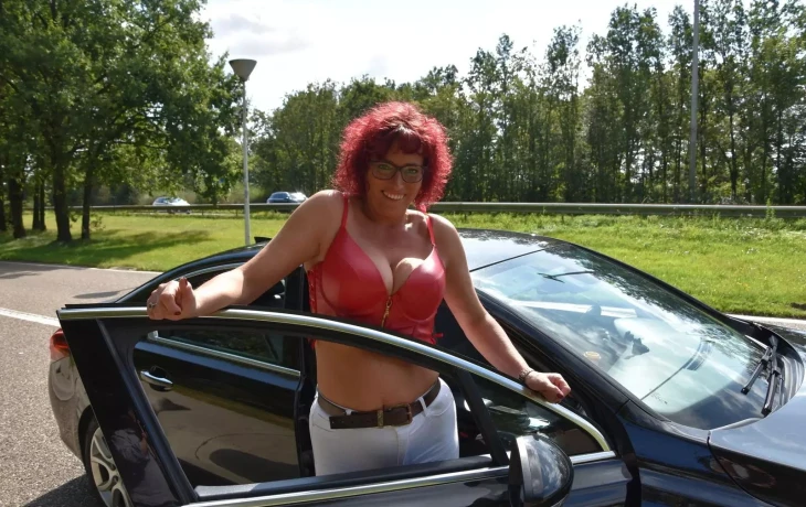 Vlaamse Bi Milf En Airco Staat Aan — 18 / 30