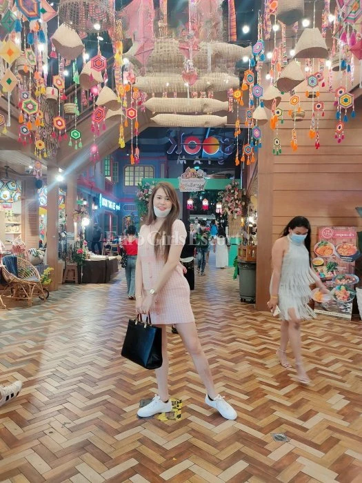 Ayeisha — 2 / 4