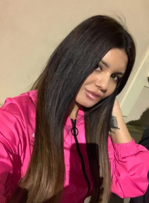 Khloe — 2 / 3