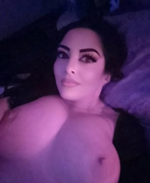 Viviana — 17 / 24
