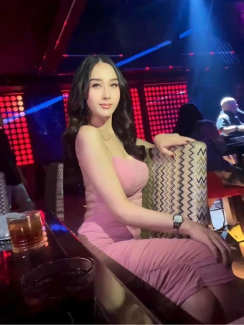 Sia Shemale — 7 / 8