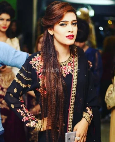 Sobia Khan — 3 / 5