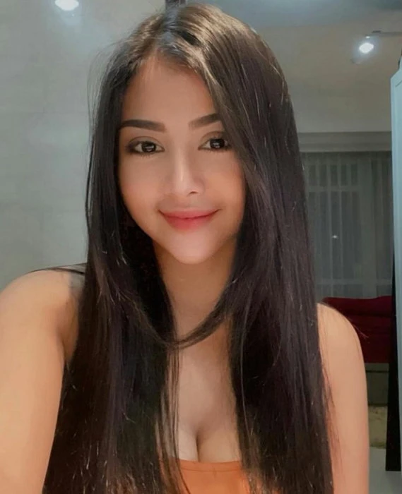 Vivian — 2 / 4