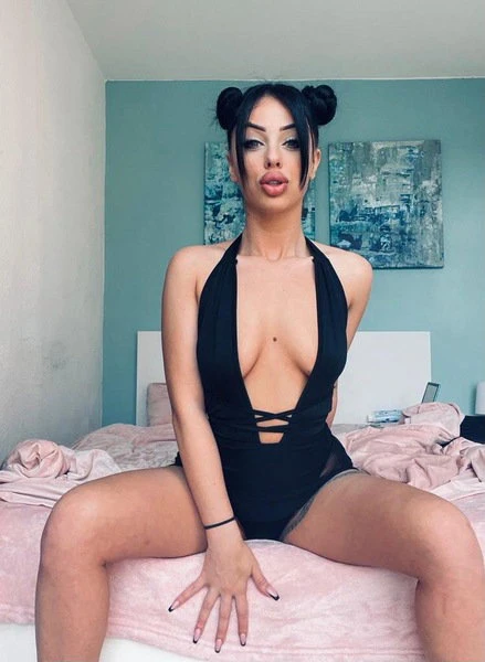 Neu Sexy Roxana Xxx — 7 / 9
