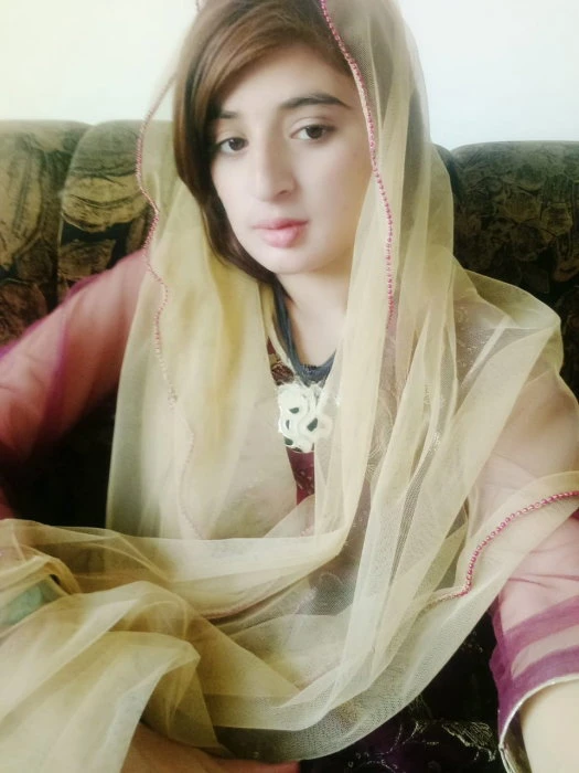 Eman Khan — 3 / 5