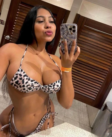 Party Tabellarisch Trans Yarani Deine Heisse Deepthroat Schlampe — 4 / 5