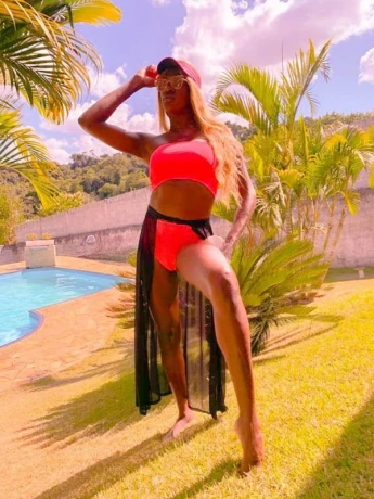 Yasmin Ambrósio — 1 / 11