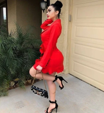 Julia Nancy — 3 / 4