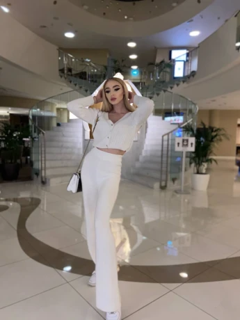 Николь — 3 / 46