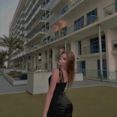 Lira, Escort, Luxembourg