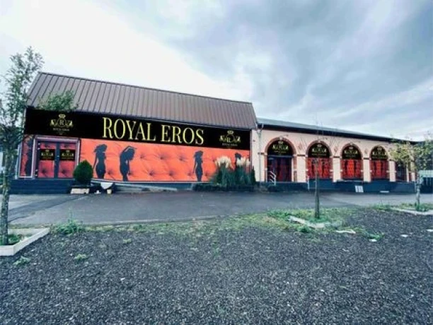 Royal Eros — 8 / 9