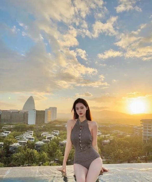 Carl, Escort, Qingdao