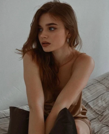 Lina — 1 / 4